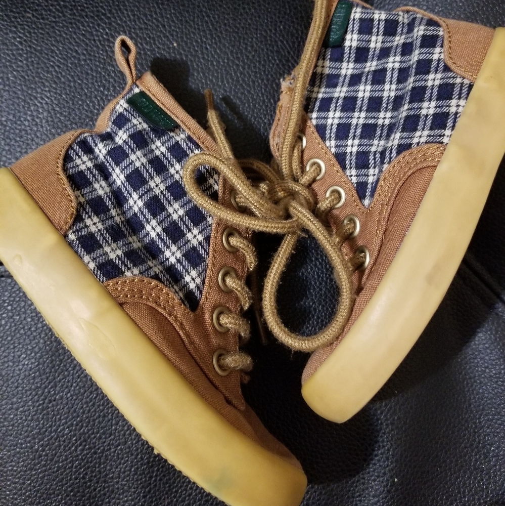 Shoes - Picture 4 of 5